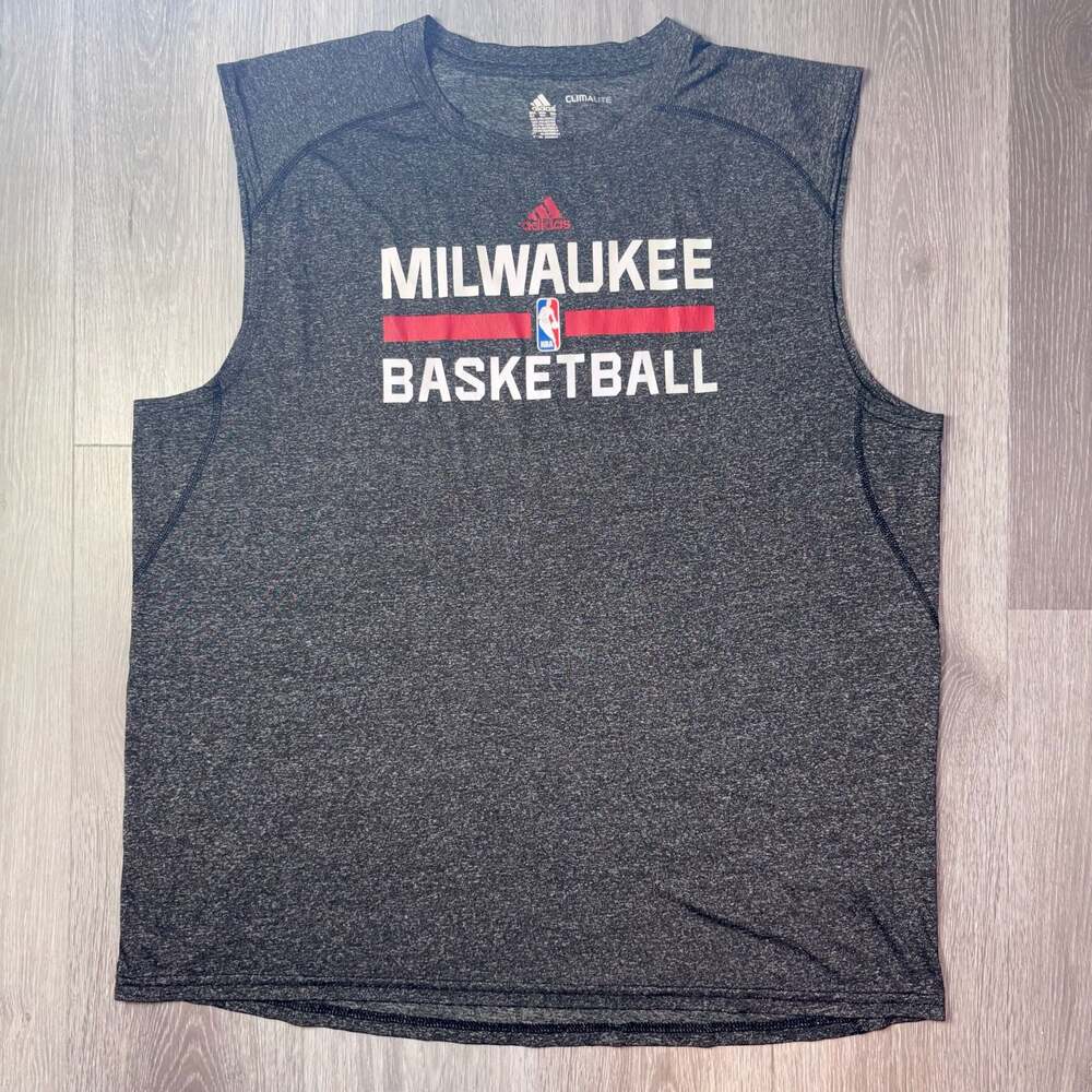 🔥Vintage adidas Milwaukee Bucks NBA Team Issued Practice Shooting tank